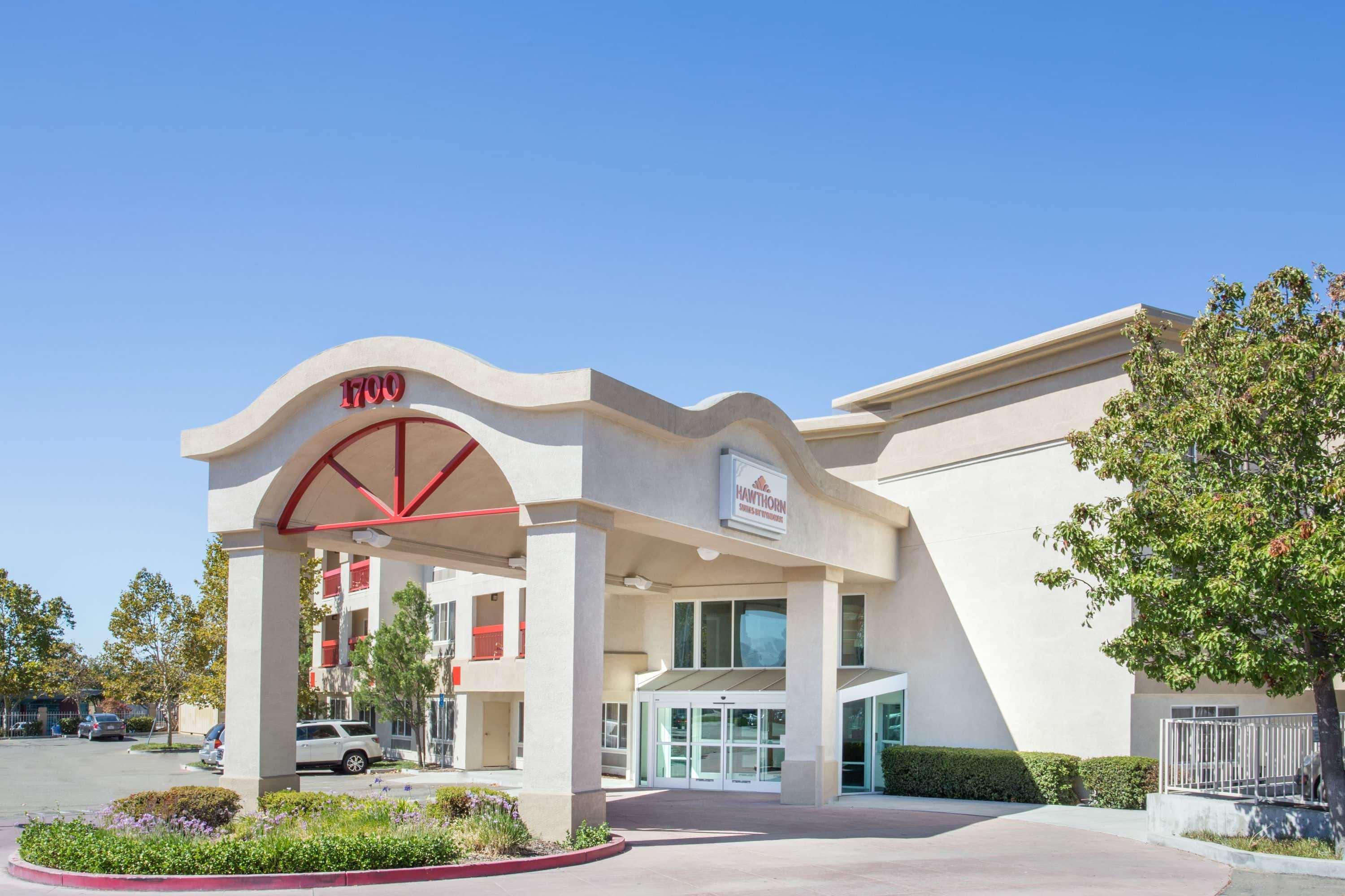 Hawthorn Suites By Wyndham Livermore Bagian luar foto